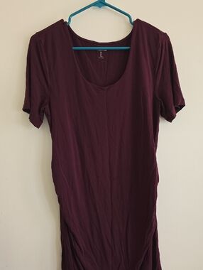 Amazon Essentials Women's Scoop Neck Short Sleeve Maternity Tops